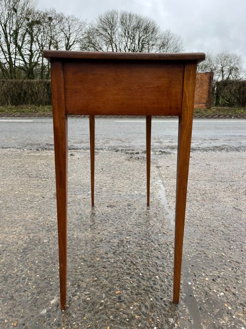 VICTORIAN MAHOGANY BOW FRONT SIDE TABLE - ADDITIONAL PHOTO 3