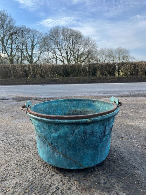 19TH CENTURY COPPER CAULDRON WITH IRON HANDLE - ADDITIONAL PHOTO 2