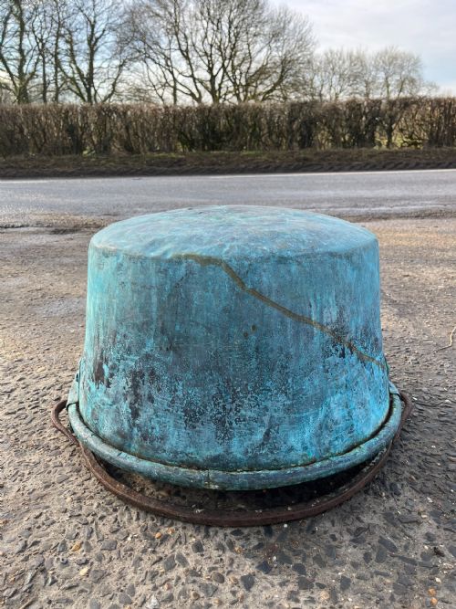19TH CENTURY COPPER CAULDRON WITH IRON HANDLE - ADDITIONAL PHOTO 6