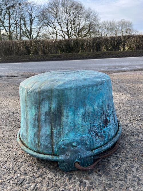 19TH CENTURY COPPER CAULDRON WITH IRON HANDLE - ADDITIONAL PHOTO 10