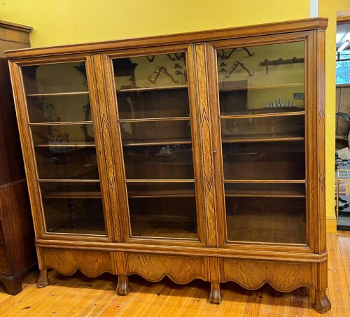 CIRCA 19001920 OAK BOOKCASE - ADDITIONAL PHOTO 11