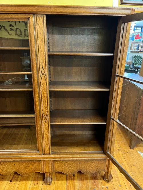 CIRCA 19001920 OAK BOOKCASE - ADDITIONAL PHOTO 2