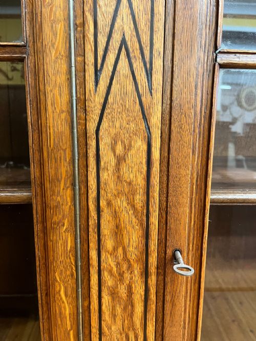 CIRCA 19001920 OAK BOOKCASE - ADDITIONAL PHOTO 4