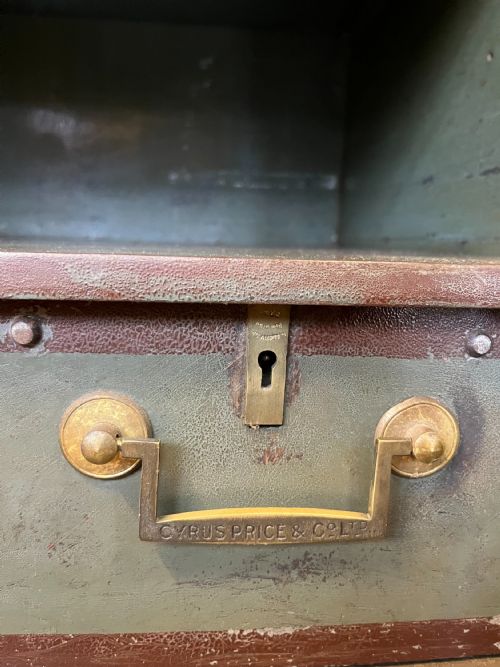 LARGE 1920'S SAFE MADE BY CYRUS PRICE AND CO LTD WOLVERHAMPTON COMPLETE WITH KEY - ADDITIONAL PHOTO 6