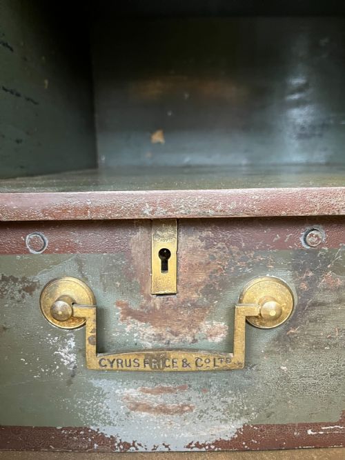 LARGE 1920'S SAFE MADE BY CYRUS PRICE AND CO LTD WOLVERHAMPTON COMPLETE WITH KEY - ADDITIONAL PHOTO 8