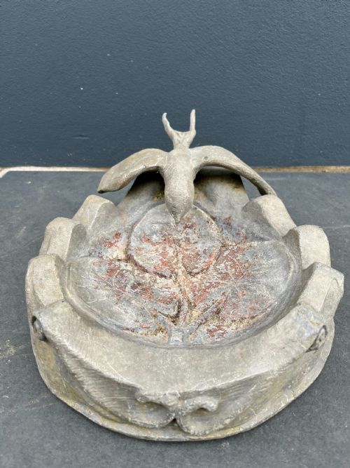 19TH CENTURY LEAD BIRD BATH - ADDITIONAL PHOTO 4