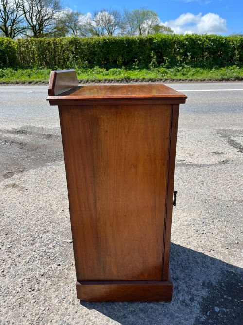 EDWARDIAN WALNUT BEDSIDE CABINET POT CUPBOARD - ADDITIONAL PHOTO 3
