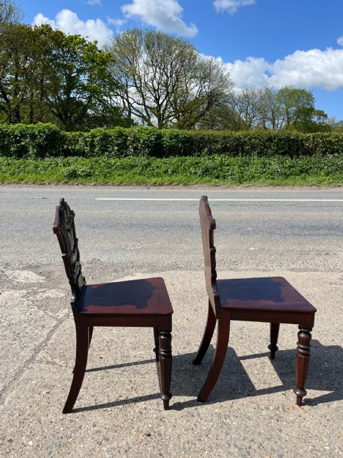 PAIR OF VICTORIAN MAHOGANY SHIELD BACK HALL SIDE CHAIRS - ADDITIONAL PHOTO 3