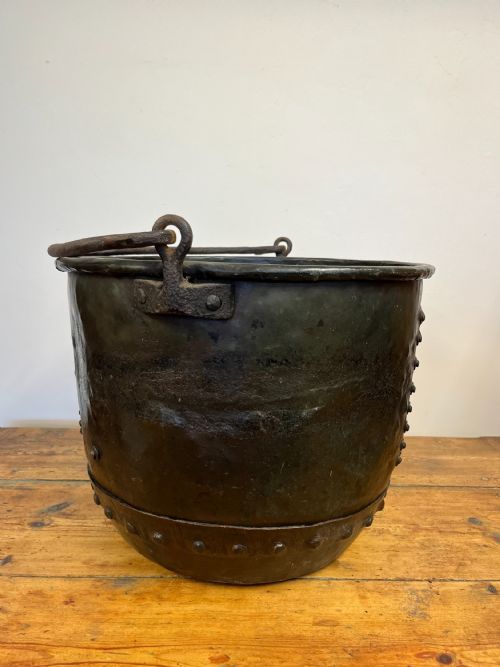 19TH CENTURY COPPER CAULDRON WITH IRON HANDLE - ADDITIONAL PHOTO 2
