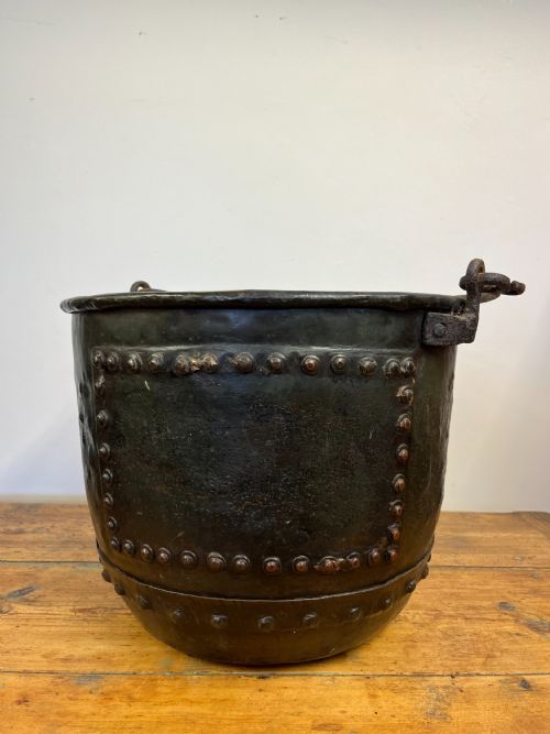 19th century copper cauldron with iron handle - CATEGORY: ANTIQUE METAL - DATED 19TH CENTURY