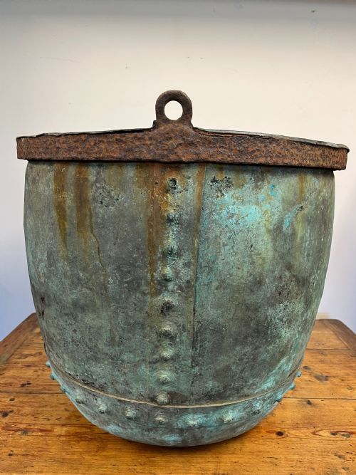 19th century riveted copper cauldron - CATEGORY: ANTIQUE METAL - DATED 19TH CENTURY