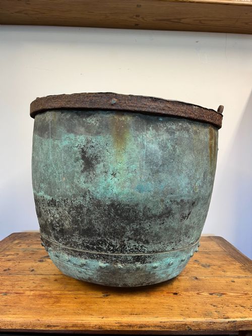 19TH CENTURY RIVETED COPPER CAULDRON - ADDITIONAL PHOTO 2