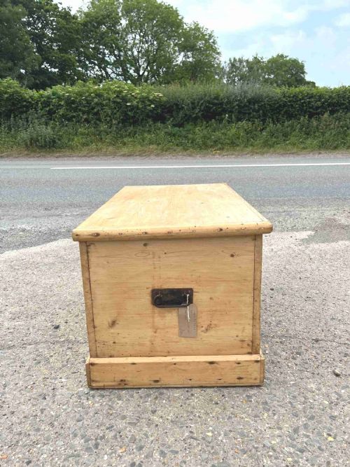 VICTORIAN PINE BLANKET BOX - ADDITIONAL PHOTO 4