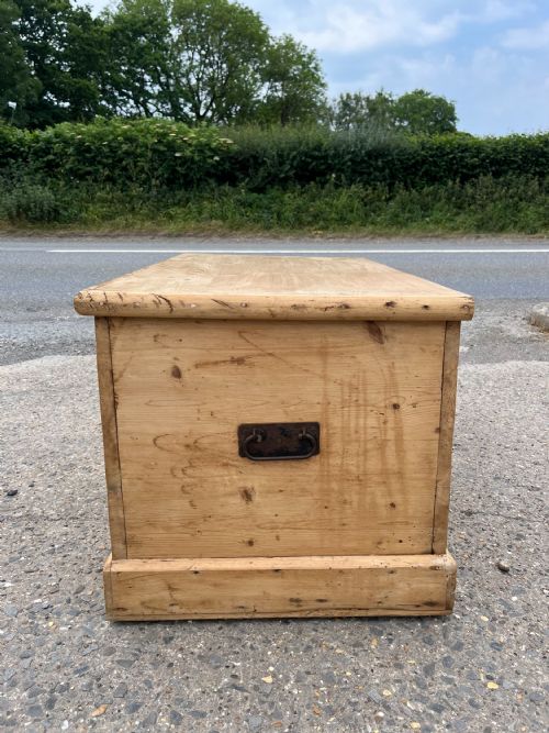 VICTORIAN PINE BLANKET BOX - ADDITIONAL PHOTO 3