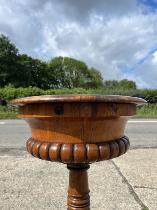 VICTORIAN WALNUT SEWING TABLE - ADDITIONAL PHOTO 5