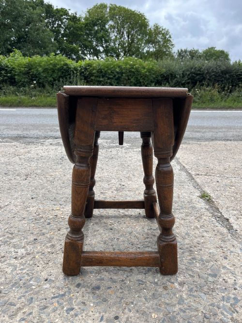 1920's occasional coffee table with swivel top - CATEGORY: ANTIQUE TABLES - DATED 1920