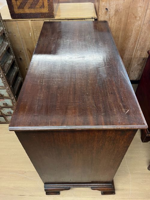 GEORGIAN MAHOGANY CHEST OF DRAWERS - ADDITIONAL PHOTO 2