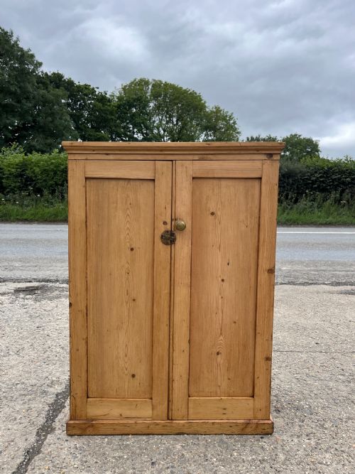 victorian pine 2 door cupboard - CATEGORY: ANTIQUE CUPBOARDS - DATED VICTORIAN