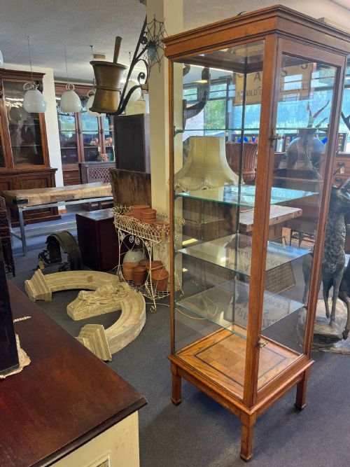 CIRCA 1900 OAK FRAMED GLAZED SHOP DISPLAY CABINET - ADDITIONAL PHOTO 1