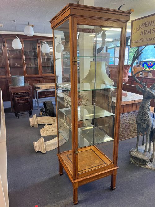 CIRCA 1900 OAK FRAMED GLAZED SHOP DISPLAY CABINET - ADDITIONAL PHOTO 2