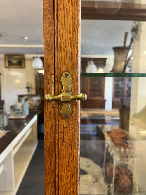 CIRCA 1900 OAK FRAMED GLAZED SHOP DISPLAY CABINET - ADDITIONAL PHOTO 3