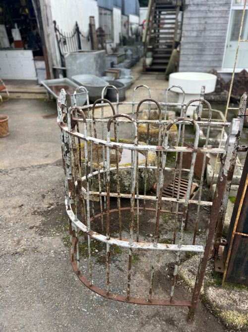 VICTORIAN WROUGHT IRON KISSING GATE - ADDITIONAL PHOTO 1