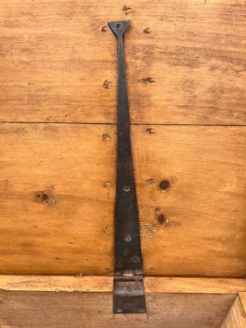 19TH CENTURY PINE SEA CHEST - ADDITIONAL PHOTO 3