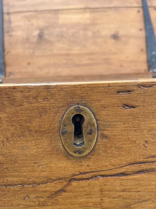 19TH CENTURY PINE SEA CHEST - ADDITIONAL PHOTO 7