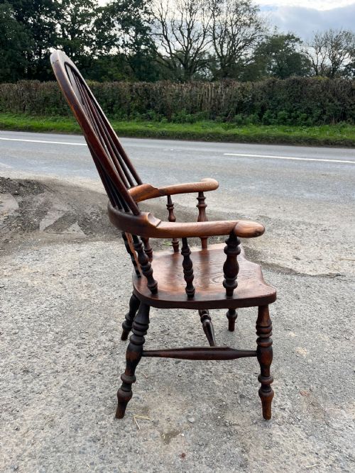 19TH CENTURY VICTORIAN ELM BROAD ARM WINDSOR CARVER CHAIR - ADDITIONAL PHOTO 2
