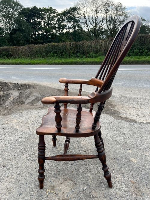 19TH CENTURY VICTORIAN ELM BROAD ARM WINDSOR CARVER CHAIR - ADDITIONAL PHOTO 3
