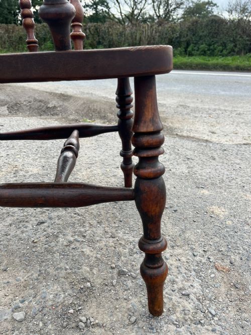 19TH CENTURY VICTORIAN ELM BROAD ARM WINDSOR CARVER CHAIR - ADDITIONAL PHOTO 4