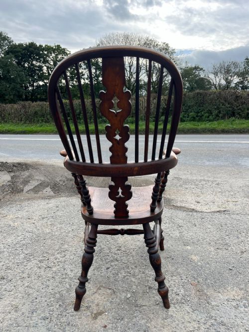 19TH CENTURY VICTORIAN ELM BROAD ARM WINDSOR CARVER CHAIR - ADDITIONAL PHOTO 6