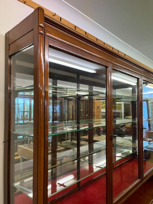 1930S E POLLARD CO LTD MAHOGANY SHOP DISPLAY CABINET WITH DRAWERS TO BASE - ADDITIONAL PHOTO 5