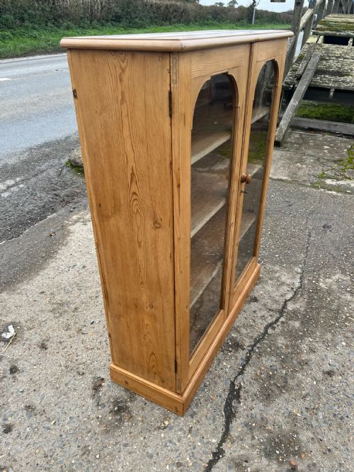 VICTORIAN PINE BOOKCASE DISPLAY CABINET - ADDITIONAL PHOTO 3