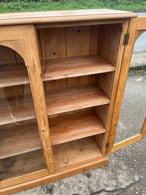 VICTORIAN PINE BOOKCASE DISPLAY CABINET - ADDITIONAL PHOTO 4