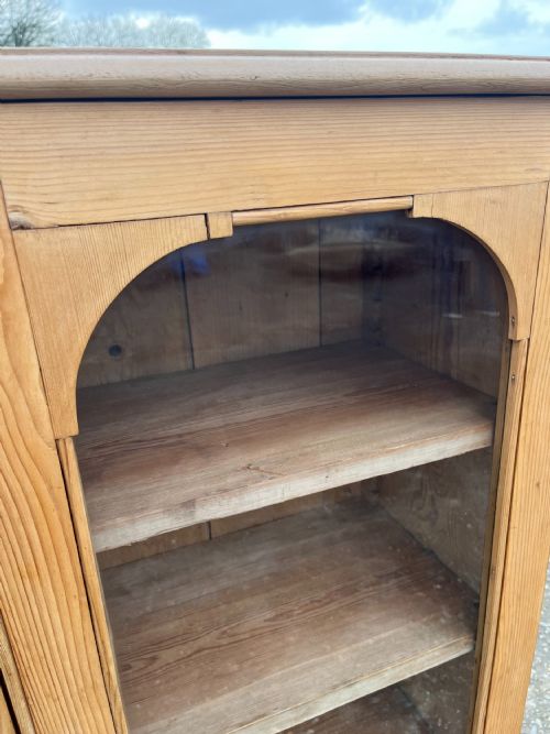 VICTORIAN PINE BOOKCASE DISPLAY CABINET - ADDITIONAL PHOTO 5
