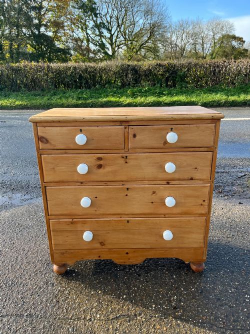 victorian pine 23 chest of drawers - CATEGORY: ANTIQUE CHEST OF DRAWERS - DATED VICTORIAN