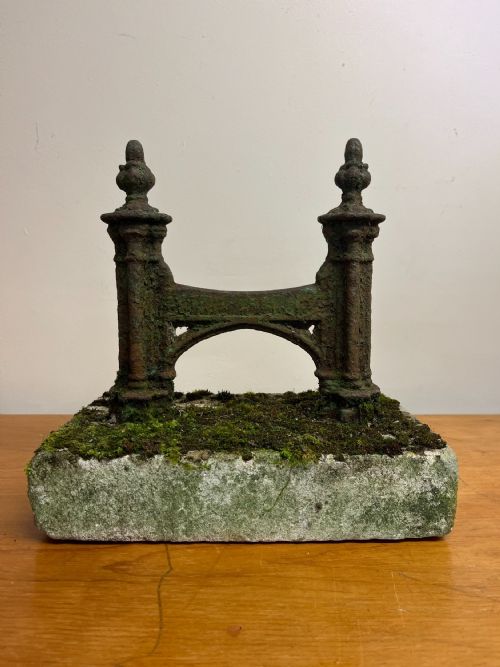VICTORIAN CAST IRON BOOT SCRAPE IN ORIGINAL STONE BASE - ADDITIONAL PHOTO 3