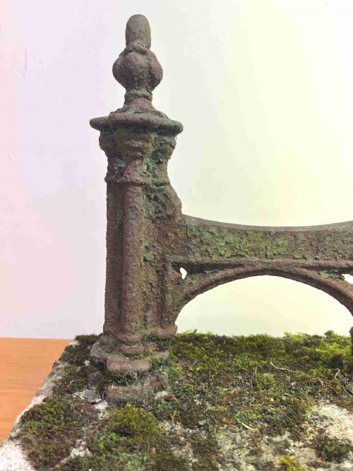 VICTORIAN CAST IRON BOOT SCRAPE IN ORIGINAL STONE BASE - ADDITIONAL PHOTO 4