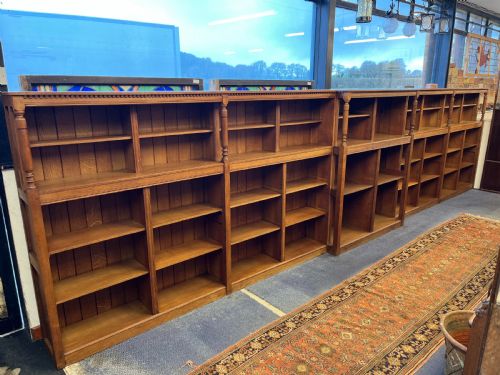 circa 1900 oak breakfront bookcase - CATEGORY: ANTIQUE BOOKCASES - DATED 1900