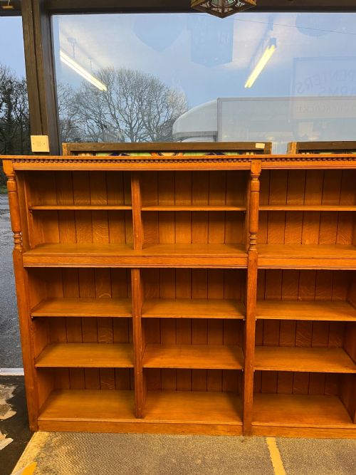CIRCA 1900 OAK BREAKFRONT BOOKCASE - ADDITIONAL PHOTO 5