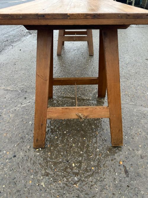 EARLY 20TH CENTURY PINE TRESTLE TABLE - ADDITIONAL PHOTO 4