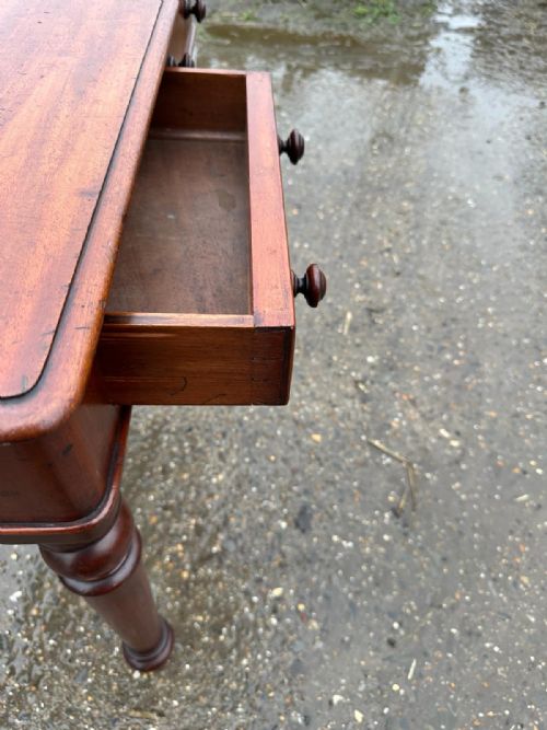 VICTORIAN MAHOGANY WRITING SIDE TABLE WITH 2 DRAWERS - ADDITIONAL PHOTO 5