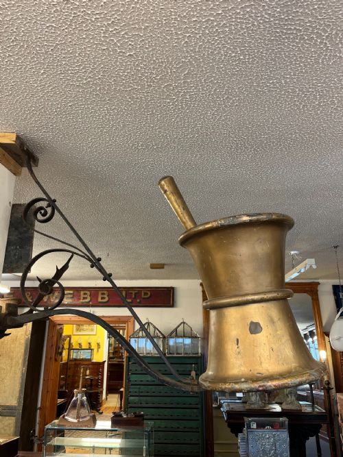 19TH CENTURY APOTHECARY TRADE SIGN IN THE FORM OF A PESTLE MORTAR - ADDITIONAL PHOTO 11