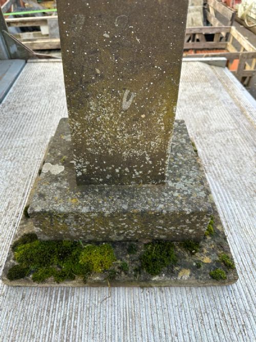 19TH CENTURY STONE BIRD BATH WITH FOSSILS - ADDITIONAL PHOTO 6