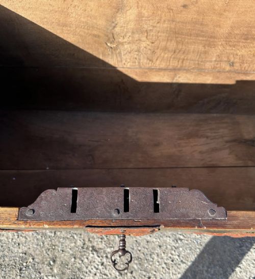 EARLY 19TH CENTURY PAINTED OAK DOME TOP 'MARRIAGE CHEST' - ADDITIONAL PHOTO 2