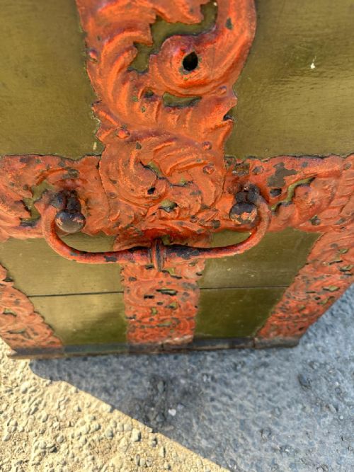 EARLY 19TH CENTURY PAINTED OAK DOME TOP 'MARRIAGE CHEST' - ADDITIONAL PHOTO 13