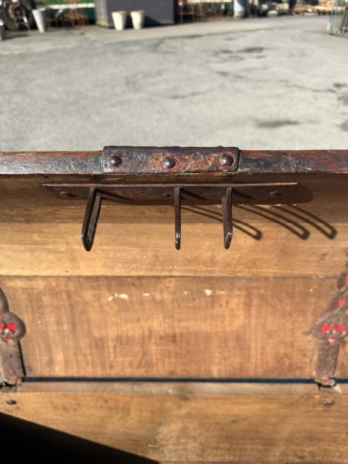 EARLY 19TH CENTURY PAINTED OAK DOME TOP 'MARRIAGE CHEST' - ADDITIONAL PHOTO 14
