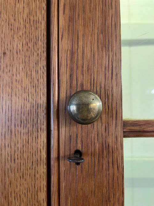 CIRCA 1920 OAK SCHOOL CUPBOARD - ADDITIONAL PHOTO 4