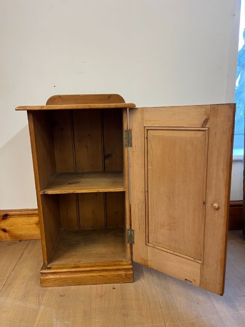 VICTORIAN PINE BEDSIDE CABINET - ADDITIONAL PHOTO 4
